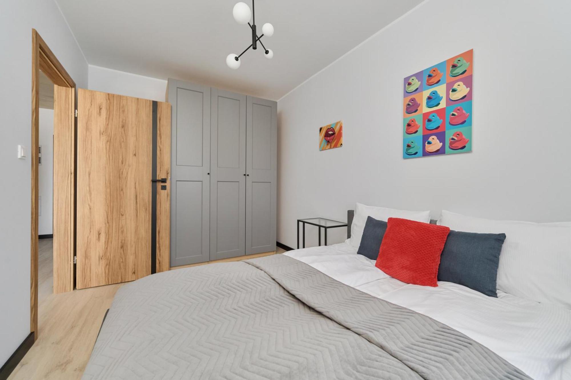 Fresh & Stylish Apartments In Poznan With Parking & Balcony By Noclegi Renters Ngoại thất bức ảnh