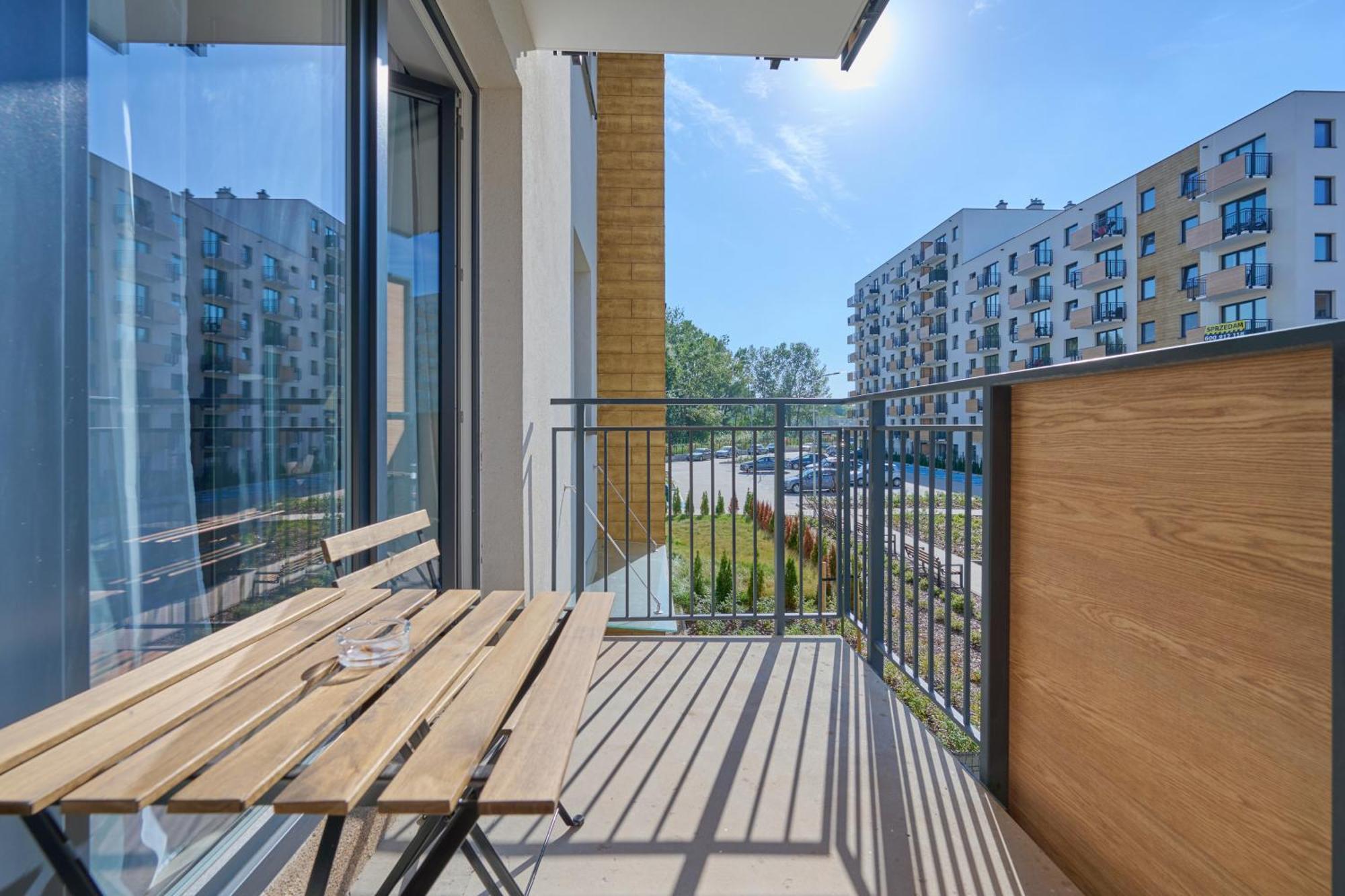 Fresh & Stylish Apartments In Poznan With Parking & Balcony By Noclegi Renters Ngoại thất bức ảnh