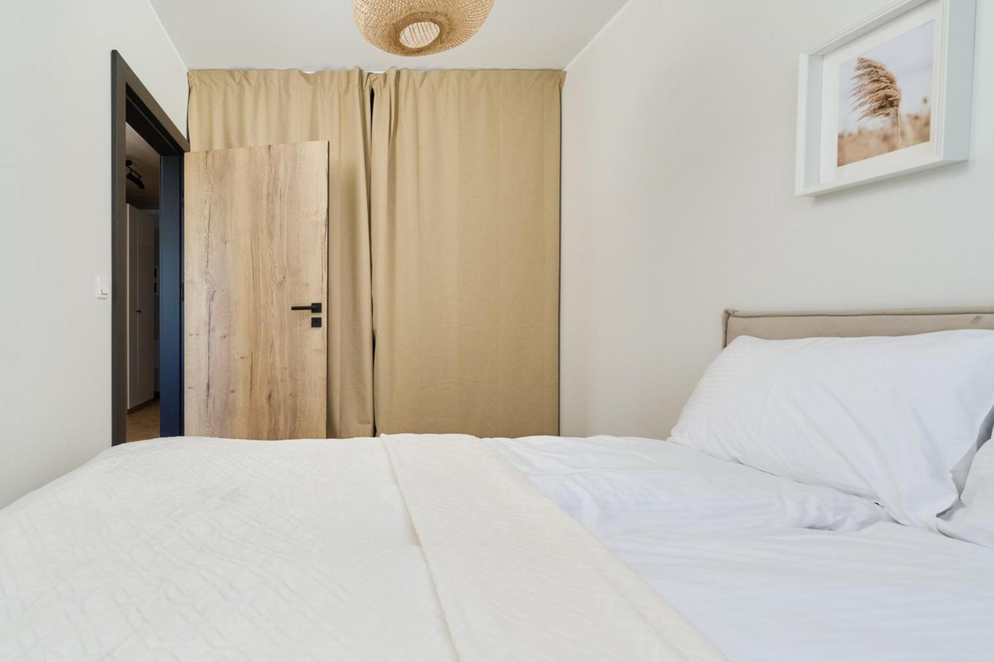 Fresh & Stylish Apartments In Poznan With Parking & Balcony By Noclegi Renters Ngoại thất bức ảnh