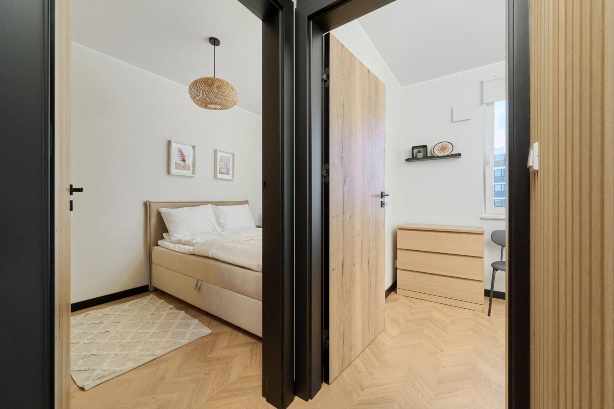 Fresh & Stylish Apartments In Poznan With Parking & Balcony By Noclegi Renters Ngoại thất bức ảnh